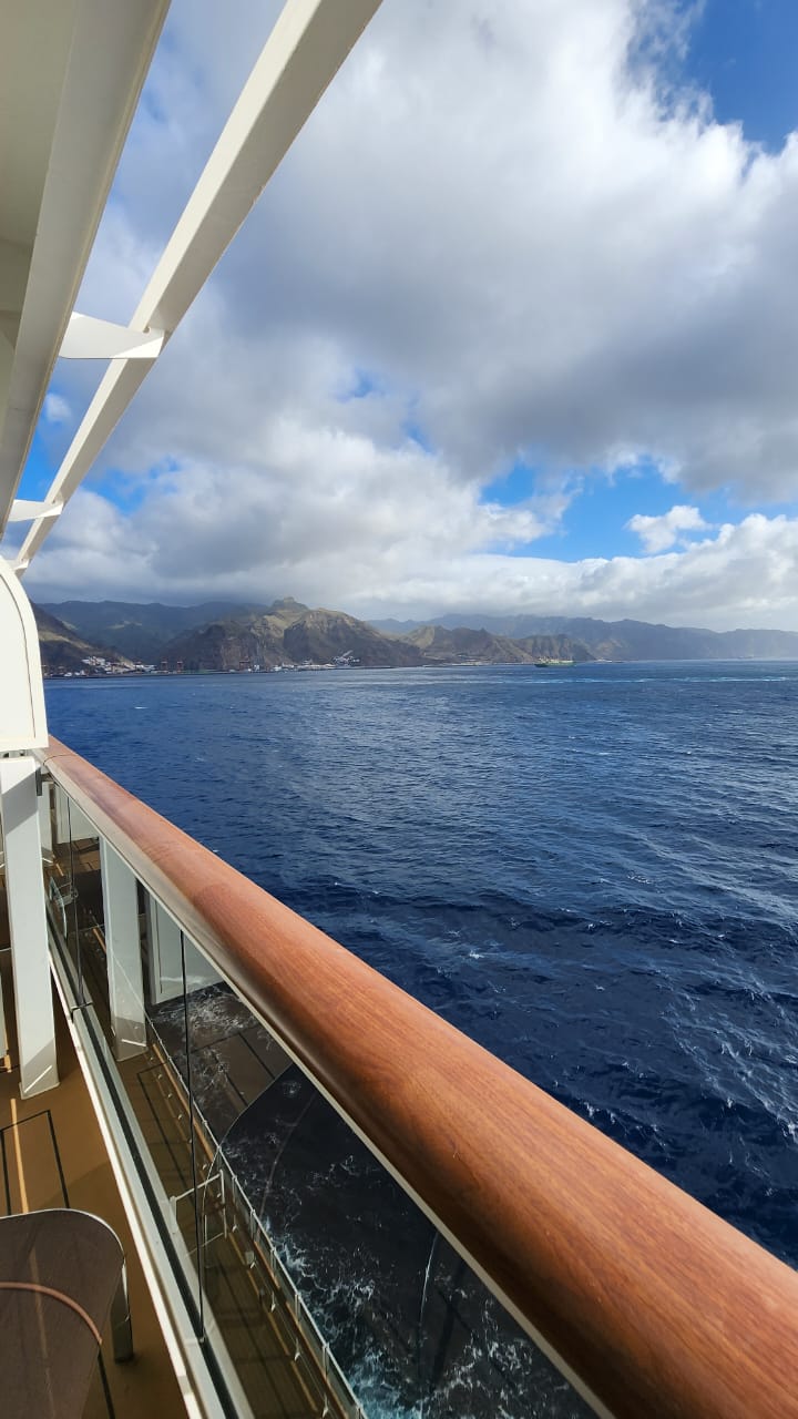 YA CRUZAMOS EL ATLÁNTICO!! PRIMER PUERTO EUROPEO ( PERO NO TANTO ). STA CRUZ DE TENERIFE. TE CUENTO UN POCO EL CRUCE DEL ATLANTICO.