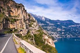 SI VAS A MANEJAR EN ITALIA TE DEJO UNOS TIPS, NO TODO ES FACIL.