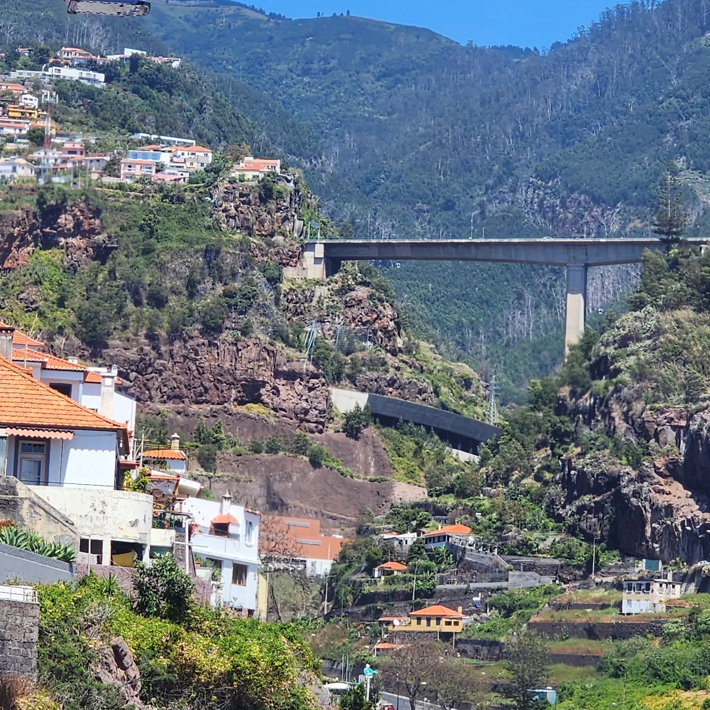 LA MARAVILLOSA ISLA PORTUGUESA DE MADEIRA. UNA DE LAS MAS LINDAS Y TAN POCO CONOCIDAS.